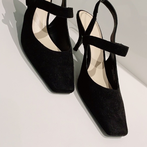 Charles and Keith kitten heels - Picture 3 of 4